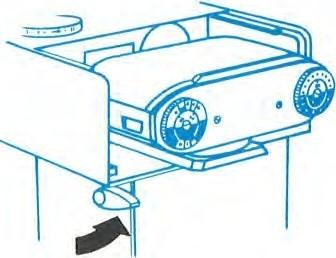 Automatic camera for 35mm film (24 x 36mm) To remove the cassette (which looks like a 35mm camera body) from the camera, the locking lever must be