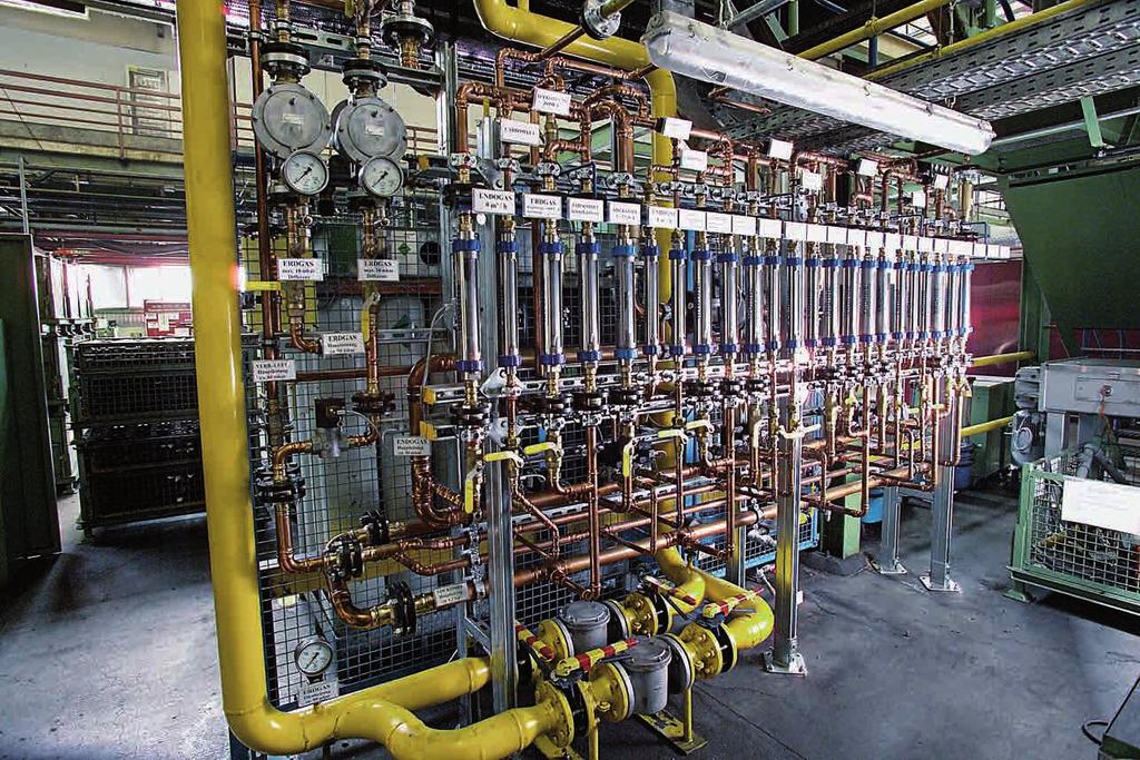 4 Aplicaţii industriale şi profesionale Domenii de utilizare Instalaţii pentru gaze tehnice Noţiunea Gaze tehnice în general se înţelege ca o noţiune generică pentru gazele utilizate în industria