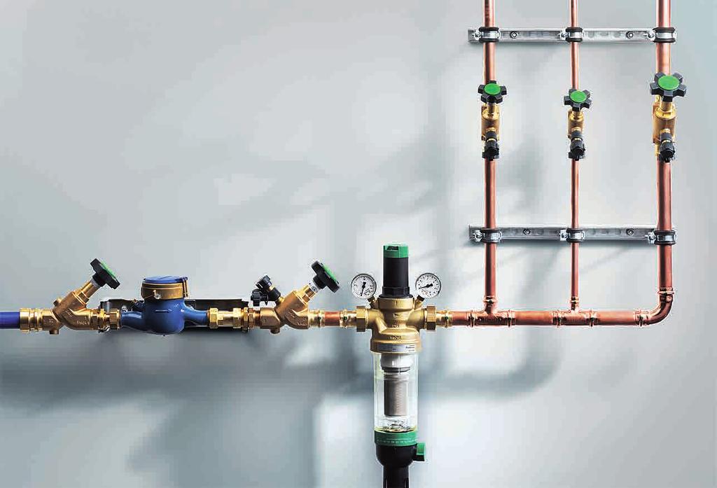 În toate instalaţiile sub presiune şi la toate utilizările cu gaze care nu sunt inflamabile la temperatura mediului presiunea maximă de regim