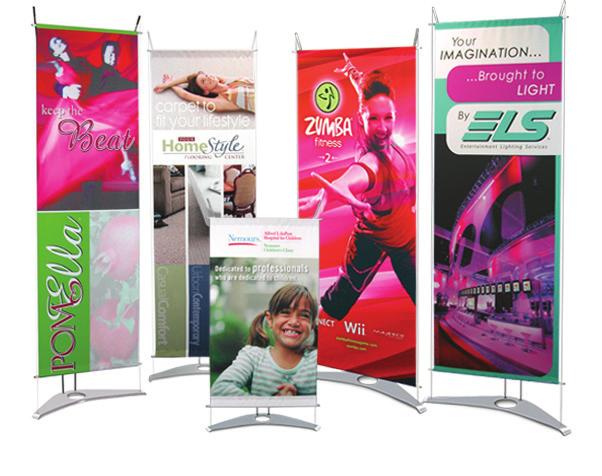 D4 DISPLAYS Versatile Display Systems D4 Displays is a freestanding portable banner system available in a wide range of graphic sizes.