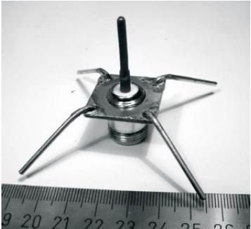 Monopole or Marconi antenna Vertical element 1/4 λ A good ground plane is required omnidirectional in the horizontal plane 5.