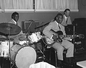 Background Wes Montgomery walked into a New York recording studio on October 5, 1959 just two weeks after signing a contract with Riverside Records. It was Montgomery s first session as a leader.