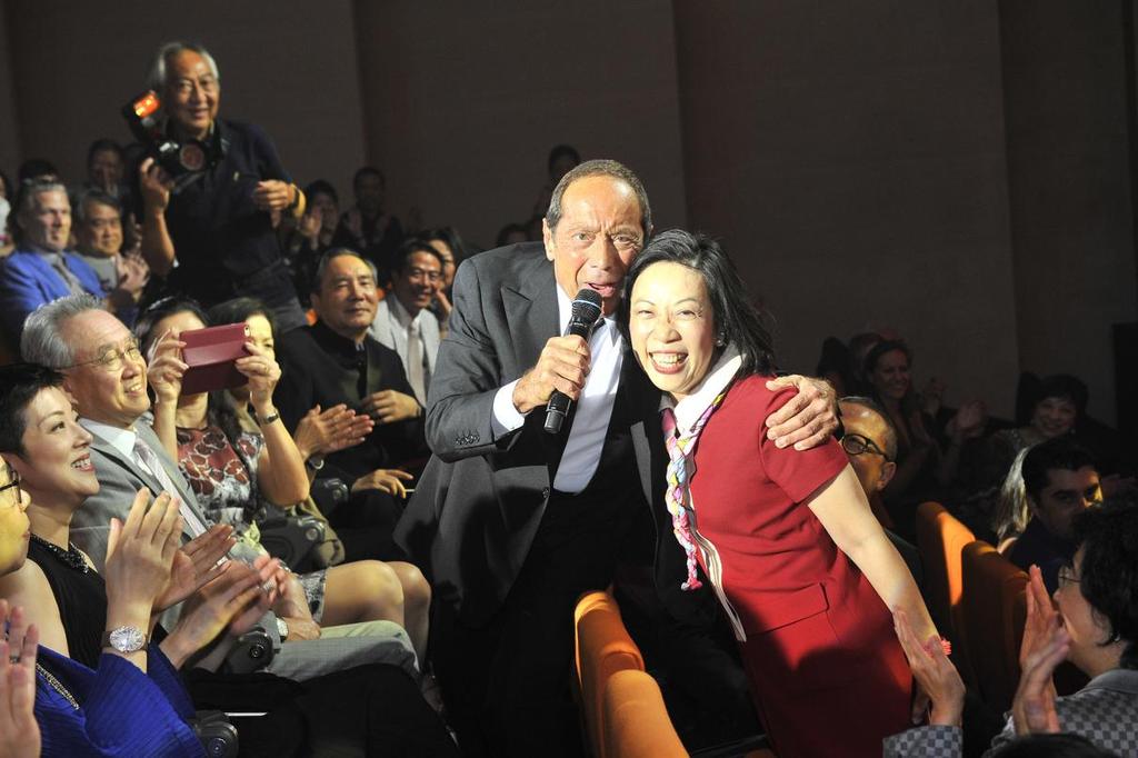 3. Mrs. Eliza Fok, Chairman of HKBCF, thanked Paul Anka for his generous support for this charity concert.