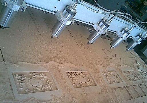 CNC ROUTER WITH