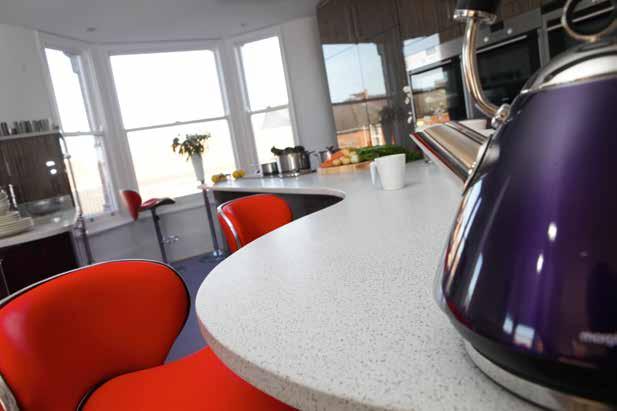 10 Year Manufacturer s Guarantee Field Tested! Our 25mm solid surface worktops have been tested in a variety of high impact commercial applications for over 10 years.