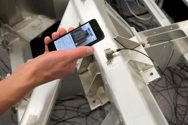 Fig. 2 Using the Transducer Smart Setup app to scan the data matrix code on the transducer and the label next to the transducer ensures fast and correct DOF information for the measurement