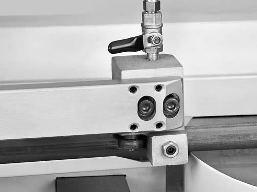 Model SB1020 SERVICE For Machines Mfg. Since 8/09 Squaring Blade A blade that is perpendicular to the table surface provides the best cutting results with minimal side loading and blade wear.