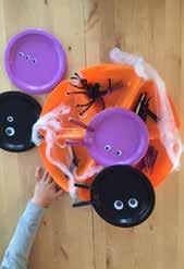 Clothespin Spider 8 clothespins paper plate paint googly eyes Paint paper plate and clothespins to match.