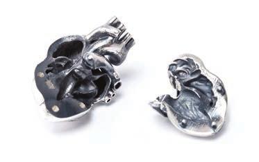 The Heart Transplant Set R2 (Crown, Sterling-Silver), 2 1/2c (Tickey, Sterling-Silver) SIL-SPL-COM17 SOUTH AFRICAN INVENTIONS: THE HEART TRANSPLANT THE SOUTH AFRICAN INVENTIONS THEME WAS LAUNCHED IN