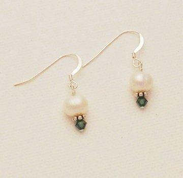 Simple Pearl and Crystal Earrings Project About This Design Time: Approximately 15 minutes Level of Difficulty: All Levels (with Basic Wire Wrapping Knowledge) Cost: Varies, depending on materials