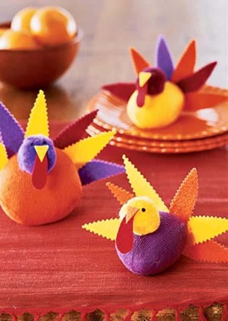 Friendly Fowl What you'll need: Solid-color adult- and child-size socks, scissors, pinking shears, dried beans, twist ties, stiffened or regular felt in assorted colors, one large and two tiny
