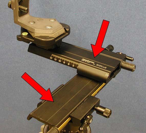 Align the camera nodal point by moving the sliding plates (Fig.9). First unlock the locking knob of the sliding plate (Fig. 10).
