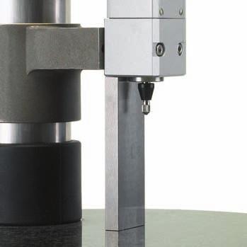 CT 6000 MT 60 MT 101 CT 2500 The CT 2500 is mounted by its standard clamping shank with 16h8 diameter. A holder is available for fastening the HEIDENHAIN-CERTO to the gauge stand (see Accessories).