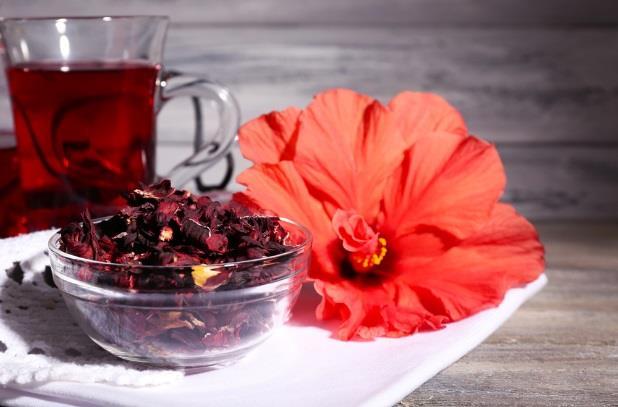 Uses in Industries Cont. When used for hair care, hibiscus helps to prevent dandruff and reduce hair loss. It also is used to help thicken hair and helps with split ends.