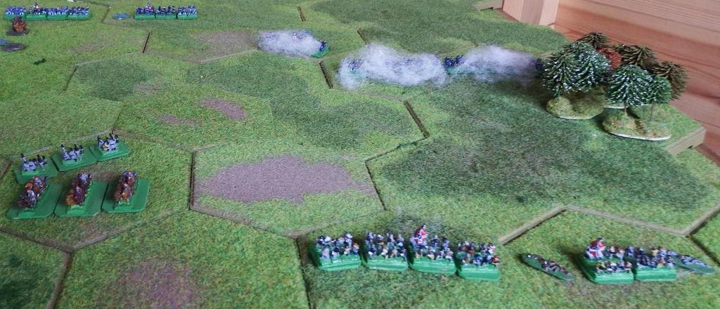 Confederate turn 6 Assault - Right Flank Supported by the artillery, two units advanced on the right, targeting the centre unit on the Union left. Artillery. At 3 hexes, 3 dice.