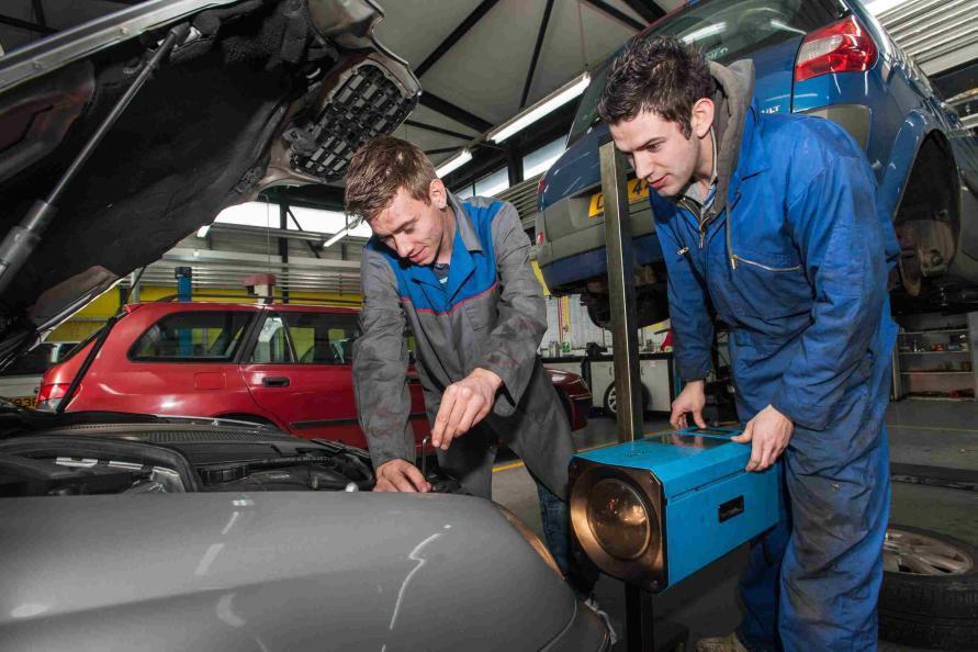 Level 2 Vehicle Maintenance & Repair & Level 3 Vehicle Maintenance & Repair in Vehicle combines the practical hands-on experience of the workplace with the knowledge and understanding and practical