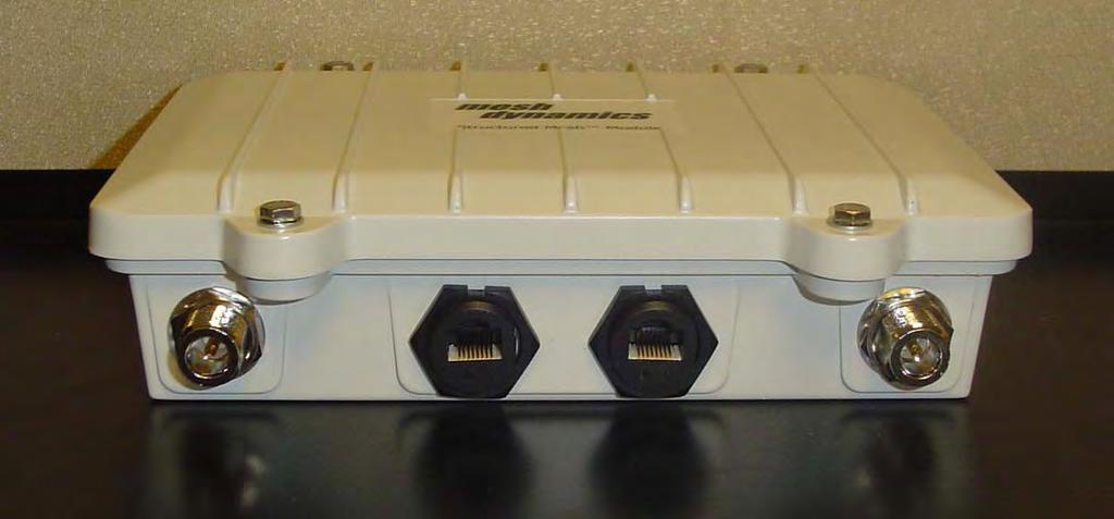 THE RIGHT-HAND ETHERNET PORT ON THE MD4000 MESH NODE SERVES AS SWITCH PORT TO NETWORK DEVICES.