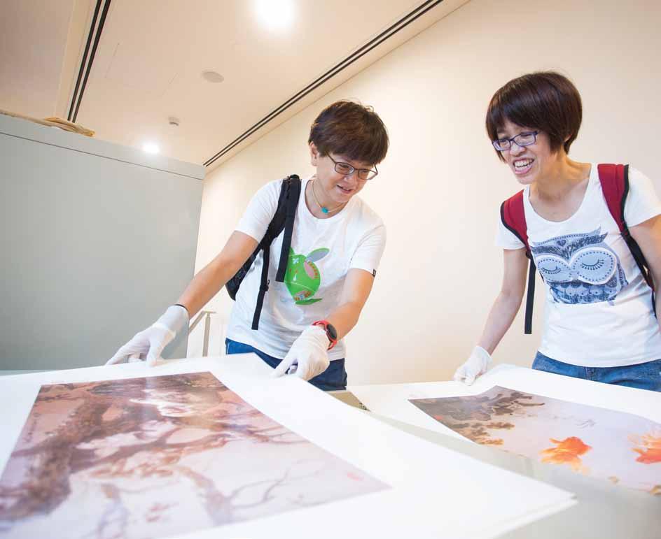During Singapore Art Week 2017, visitors were given the rare chance to learn about the inner workings of the museum through behind-the-scenes tours of our Resource Centre and artwork handling areas,