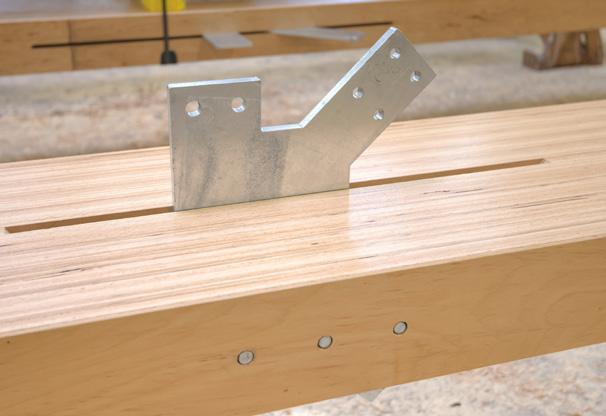 04-18 - EN Sheet 7 / 10 Dowel-slotted plate connections In timber constructions, multi-slit steel-timber connections with joist brackets have proven most successful.