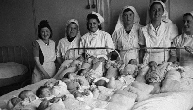 WWII veterans) known as the Baby Boom At the peak of the baby boom 4.