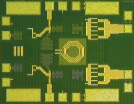 CMOS Chip Photo of Balanced PA MIM Cap for drain 2fo