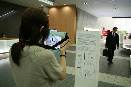 Mobile AR Animated character provides a museum tour Audio explanation @ DNP Louvre Museum Lab, Japan 2D