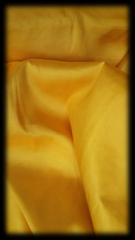 Gold taffeta tablecloth: