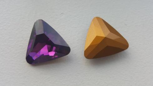 00 -pair with a vintage 4727 23mm Triangle 4727 23mm Triangle Amethyst Gold