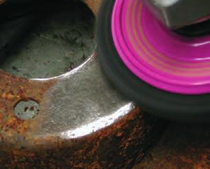 MAGNUM CLEAN is a flexible cleaning disc for the pore-deep cleaning of metals.