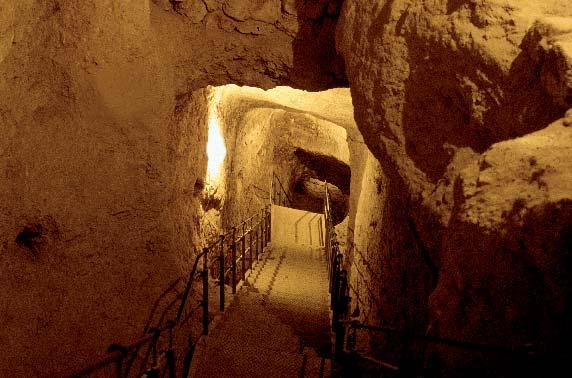 Tunnel (u 2180 EKR) Babüloonlased kaevavad esimese allmaatee. Väidetavalt ehitasid babüloonlased 2180. aasta paiku ekr Eufrati jõe alla tunneli, kasutades nn avatud meetodit.