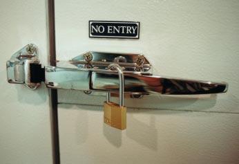 Safety door: Opens