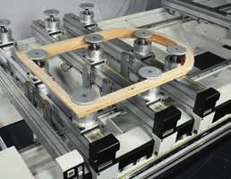 accord wd technological advantages A NEW PRODUCTION STANDARD The wok cycle is never interrupted: while the machine is machining on one half-table the finished workpieces are unloaded from the other