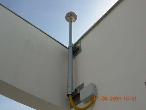 The antennae of base stations are stabilized with the help of uniform support constructions made of high-quality materials such as steel (INOX) and differ only in terms of the length of the