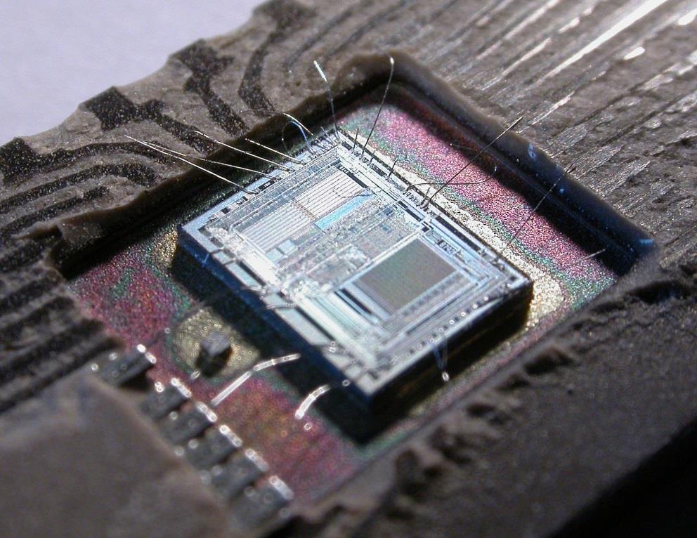 History and Present Intel 8742 Die 8-bit Microcontroller CPU at 12 MHz