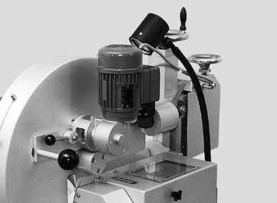 7. Operation 7.2 Switching on the grinding machine Press the Control On button (3-5/). Turn the selector switch (3-5/2) on the switch box to Grind. The grinding wheels start rotating. 7.3 Grinding of circular knives with d.