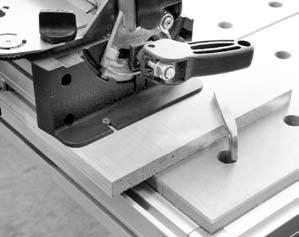 Preparation of VS 600 Clamp basic unit to workbench using fastening clamps
