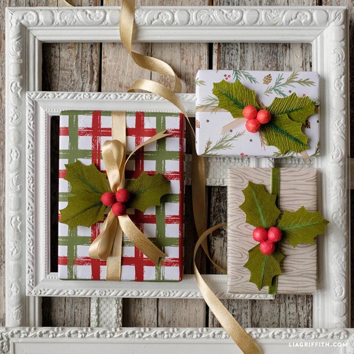 These are really easy to whip up so they are a great last-minute touch to your presents or Christmas table setting.