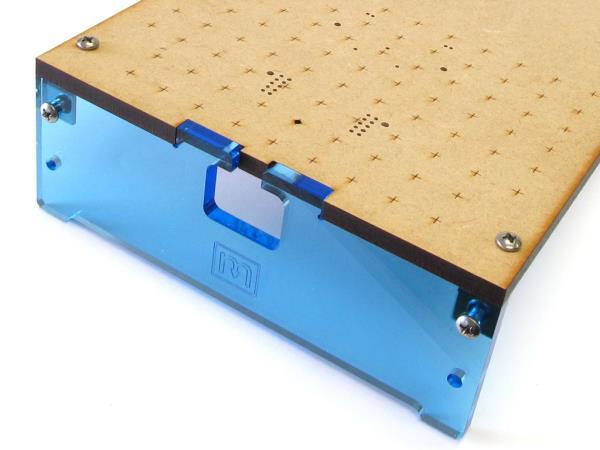 Insert the tabs of the probe plate into the corresponding cut-outs in the rear panel.