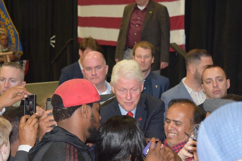 V Community Colleges are inclusive - Former President, Bill Clinton Limited Clinton Edition May 16, 2016 OUR COUNTRY SHOULD WORK LIKE COMMUNITY COLLEGES By Thomas Feliciano, Managing Editor Former