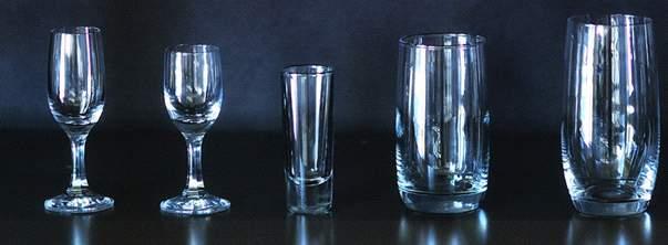 GLASSWARE Beer glass 400ml Juice jugs Hiball glass Tall water glass white wine glass uncut White wine glass cut Red wine