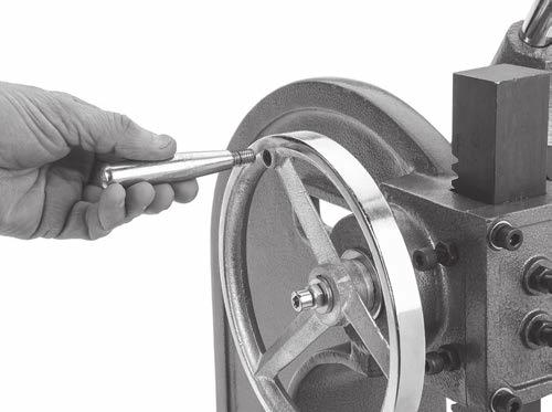 Another option is a "direct mount" (see example below) where the machine is secured directly to the workbench with lag screws and washers. Lag Screw Flat Washer Machine Base Workbench Figure 5.