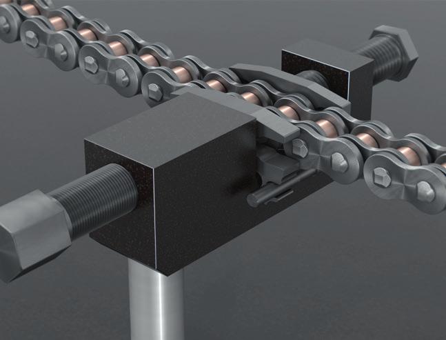 Position the arbor of the chain tool by turning the pressure screw, such that the arbor sticks out by around 5mm, and tension the working space using the clamping screw such that the tool can be slid