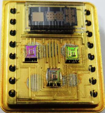 The three-axis accelerometer is connected to three individual readout circuit reported in [21] by a hybrid glass substrate.