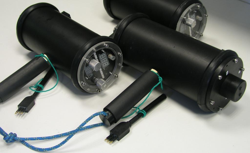 SYSTEM COMPONENTS Acoustic Recovery Device 2-hydrophone array to localize targets: