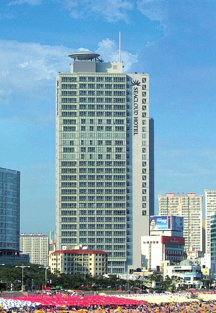 For example, the SeaCloud Hotel in Busan, South Korea is using LEXAN SG305-OB sheet for its main exterior sign and others are following suit.