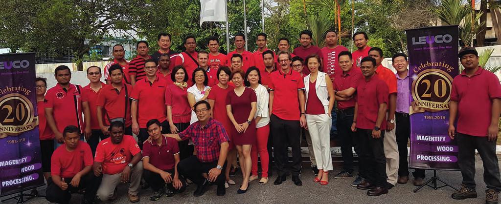 COMPANY One team, one vision - LEUCO Malaysia celebrated its 20th anniversary with an original Asian "Lion Dance" and a meal together with LEUCO CEO Frank Diez (2. row, 11. f.left.