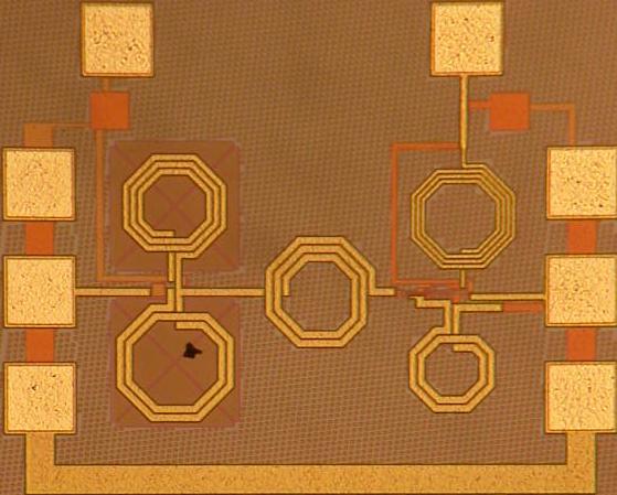 93 Fig. 4.10. Photograph of LNA chip. 4.1.3 LNA Fabrication and Test The picture of the designed LNA fabricated in Jazz 0.18-µm RFCMOS process is shown in Fig. 4.10, with the overall size of 0.