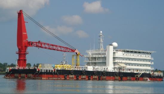 Construction Support Barges Barge Size 100 m length, 30 m wide 3-400 men living quarter 150 300 t crane Barge Application Benign water, < 150 m wd Support during offshore construction Support