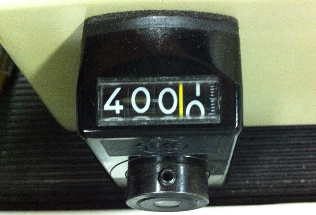 Page 6 (24) Figure 4. Correct reading of the DM150 wavelength indicator after driving the monochromator to 400 nm. 3.
