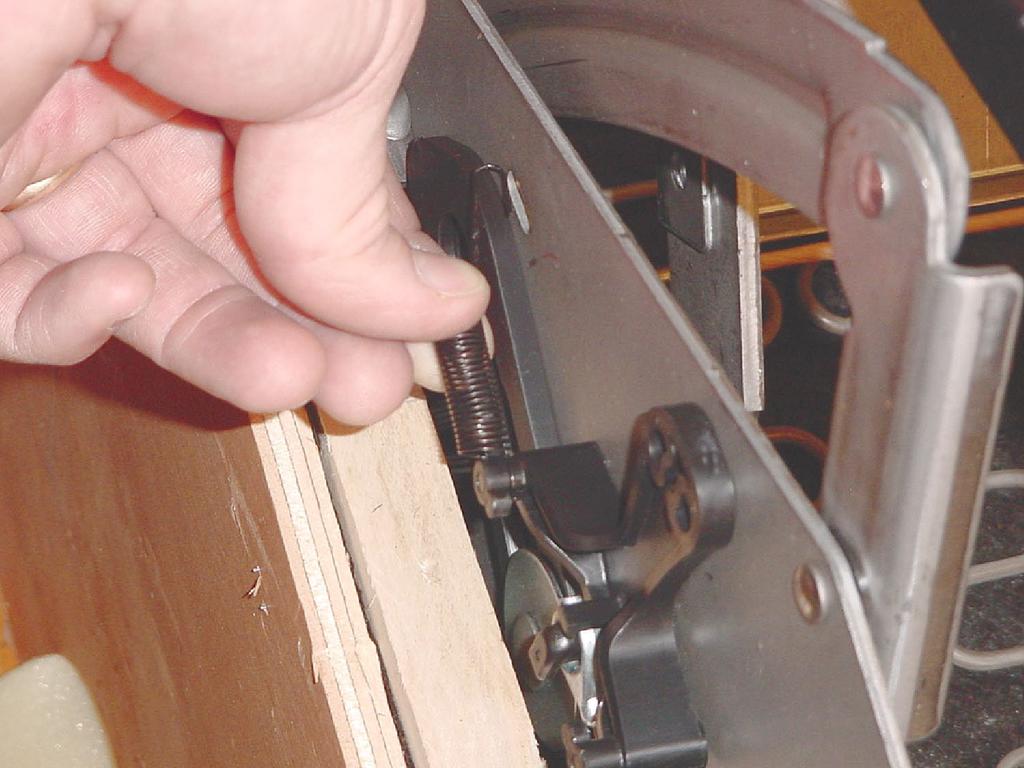 mechanism. Torque fasteners to 3 3½ ft-lbs.